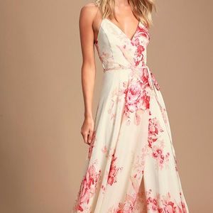 Lulu’s Maxi dress. Fully a wrap dress. Medium